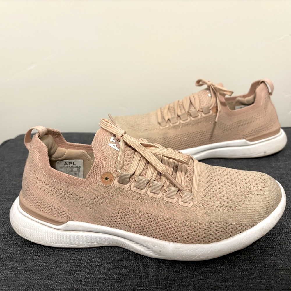 APL Size 6 Athletic Propulsion Labs Techloom Breeze Metallic Knit Mesh Sneakers